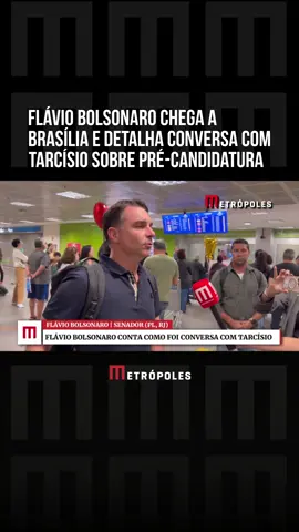Após ser escolhido por Jair #Bolsonaro (PL) como candidato à Presidência da República em 2026, o senador #Flávio Bolsonaro (PL-RJ) falou, nesta sexta-feira (5/12), ao desembarcar em #Brasília, que sua candidatura foi bem recebida pelo governador de São Paulo, Tarcísio de Freitas (Republicanos). Ao Metrópoles, detalhou conversa que teve com Freitas sobre pré-candidatura. #tiktoknotícias  📹 @SamuelPancher/Metrópoles