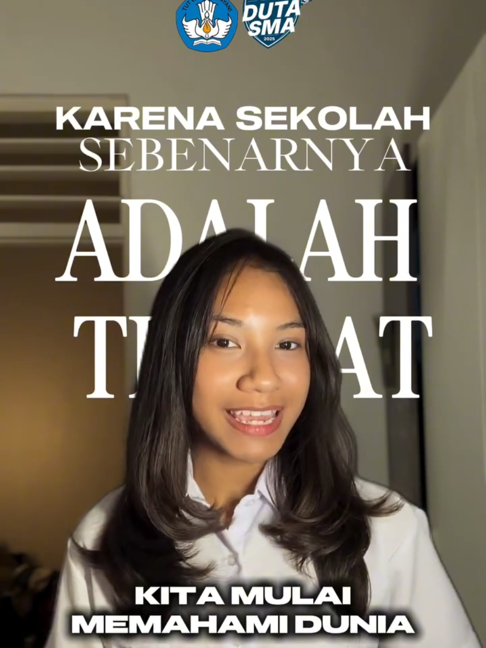 Pernahkah kamu berpikir bahwa TOLERANSI adalah budaya? Terkadang kita melihat toleransi sebagai hal yang sepele 🙅‍♀️, sekedar saling menghargai dan menghormati perbedaan. Sedangkan di luar sana banyak oknum yang masih memperdebatkan mengenai arti toleransi, banyak konflik intoleransi yang terjadi, dari segi Budaya, Agama, hingga HAM. ‼️‼️ Dari sinilah kita harus mulai mengubah cara pandang kita terhadap TOLERANSI. Jika kita melihat TOLERANSI sebagai BUDAYA, tentu hal ini akan menjadi identitas diri yang membawa dampak baik bagi Tanah Air Tercinta ✨ . . .Maria Regina Louisa Ora Ngganggus (Duta SMA Provinsi NTT 2025) @smakgiovanniofficial @direktorat.sma @kemendikdasmen #dutasma2025 #majubersamahebatsemua #direktoratsma #pendidikanbermutuuntuksemua #smamajubersamahebatsemu