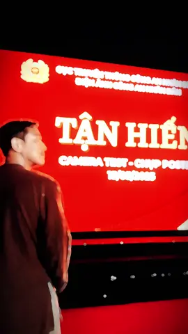 Tận Hiến là một bộ phim truyền hình được thực hiện nhằm tôn vinh những giá trị và công lao to lớn của các nhà tình báo Việt Nam, do Điện ảnh Công an Nhân dân thực hiện. Nhân kỷ niệm 80 năm Ngày truyền thống lực lượng Tình báo Công an Nhân dân, bộ phim dự kiến ra mắt vào tháng 2/2026 #ĐiệnẢnhCôngAnNhânDân #80namluongluctinhbaoCAND #TanHien #HuaViVan #tiktokgiairtri 