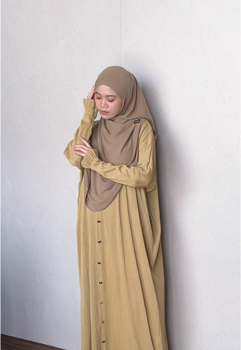 MasyaAllah secakep ini 😍😍 Kalau punya satu warna aja masih kurang nih Leve Sister 😍 #OOTD #abaya #abayastyle #khimar #fyp 