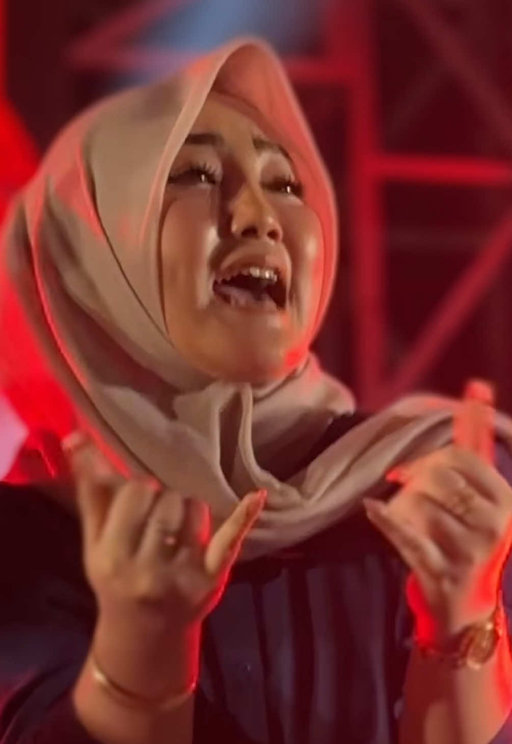 garam cina🤙🏻 #fyp #lewatberanda #lewatberandafyp #angelitaseptianaa #soundsystemjawatimur  @Angelita Septianaa 