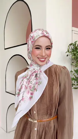 From Petuna to Lotus 🥰 Different design but still bloom beautifully 😍 #moonandstella #moonandstellascarves #tudungmoonandstella #bawalprinted #tudungbawal 