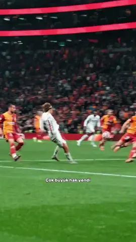 Hakemler ne yapmaya çalışıyor?