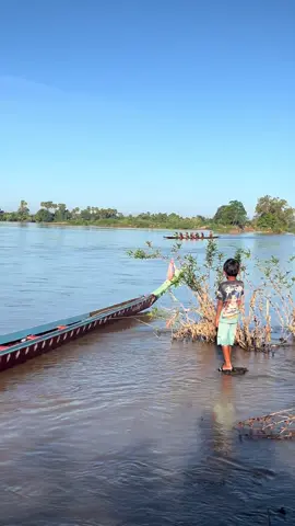 #ຝາກຕິດຕາມແນ່ເດີ້💗😘  ທິມເຮຶອບ້ານທ່າໂພໃຕ້ ຊ້ອມກຽມໃສ່ງານເມຶອງໂຂງ🐦‍🔥🛶#ฟิดดดシ  #ມື້ອື່ນກະດັງ555 