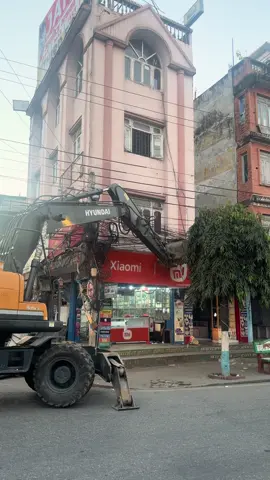 हेटौंडामा घर भतकाउन सुरु..