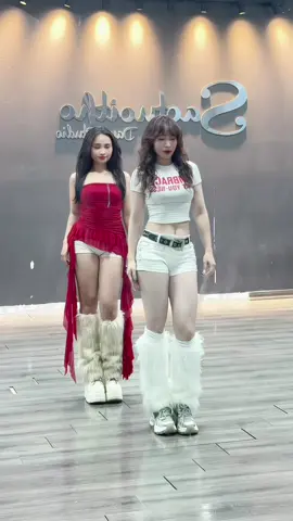 Trong rất Noel nhưng lại Lo người ướt áo 😆 (Dc: @Hà Trứng nè ) #xh #viral #trending #fyp #foryou 