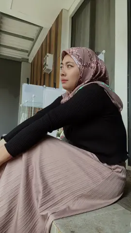 Kaya gak asing sama suara ne 🤪