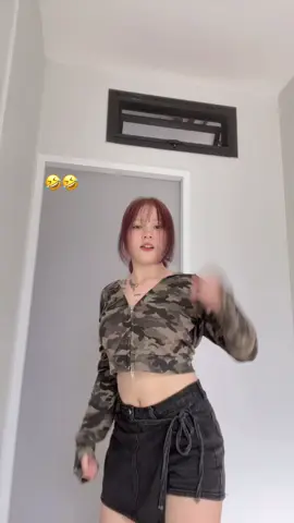 ဗိုက်ခေါက်လေးကအသက်💔🤣🤣