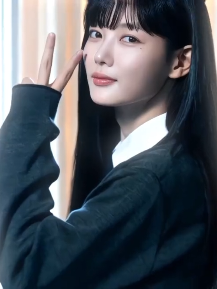 #KIMYOOJUNG —  #dearx #baekahjin #kdramaedit #cloversq  scp: ig_@tenascenes