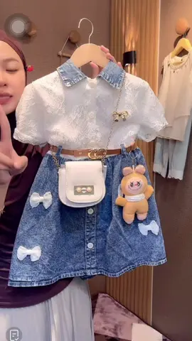 Dress anak perempuan terbaru bahan brukat mix jeans free beli dan gantungan boneka#promogajiansale #outfitanakmurah🔥🔥 