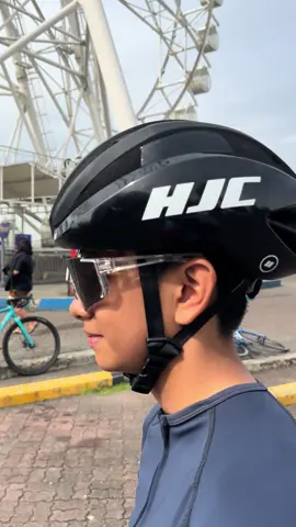 Checkout nyo na helmet ni Matt! HJC Helmet pampapogi. #mistershades #moabikers #cycling #hjchelmet 