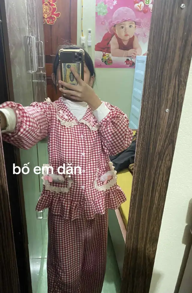 mẹ r thì phải có bố ạ 