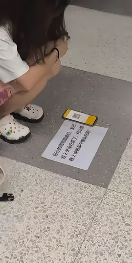 At least buy her a bottle of water; eating only steamed buns is too dry.😆 #hahaha😂😂😂 #humor #foryou #fyp #viral 