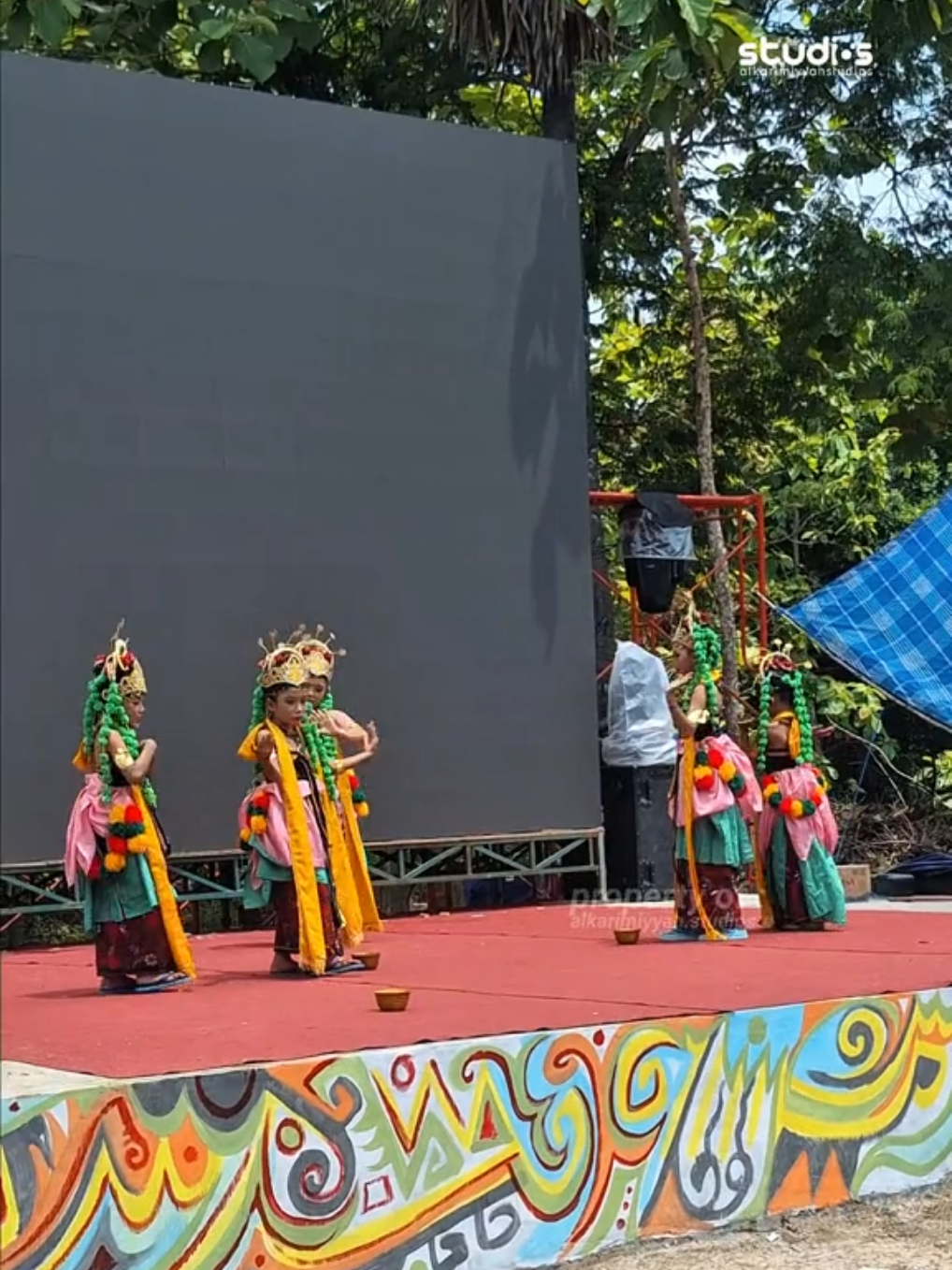 Giligenting rame bener! Festival Pesisir Vol.4 Siang aja gini, kebayang ga nanti malem?? Stay sampe akhir ya~ #festivalpesisir #Giligenting #fypシ゚ #HCML #skkmigas 