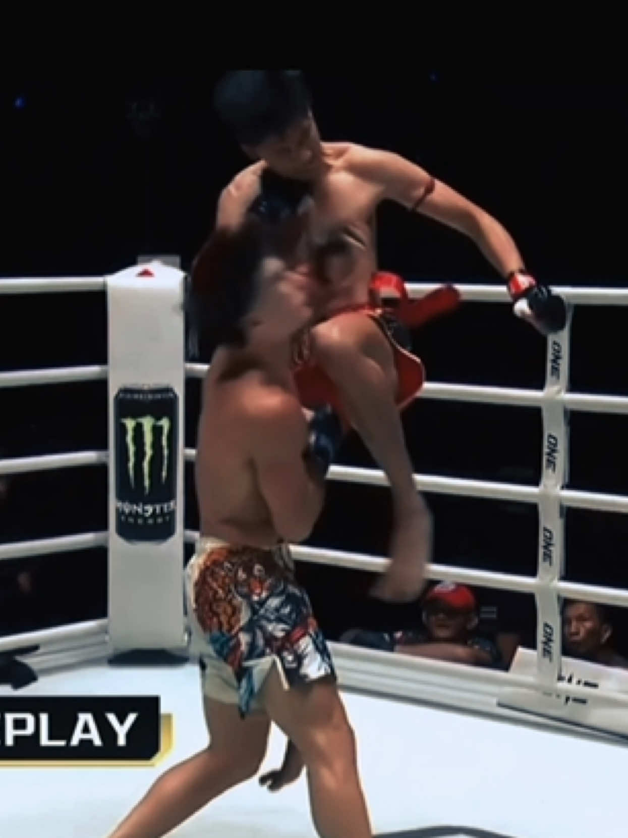 Alif Rakib vs Ondash lutut terbang fuhh  #onechampionship #ประเทศไทย🇹🇭 #muaythai #alifrakibb  