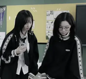 aku ga nangis. aku? ga nangis?… #aespa #winter #karina #jiminjeong #fyp  