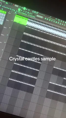 Idk if Che already used this sample I think I’ve heard it somewhere TwT still lmk tho #crystalcastles #che #producer #restinbass 