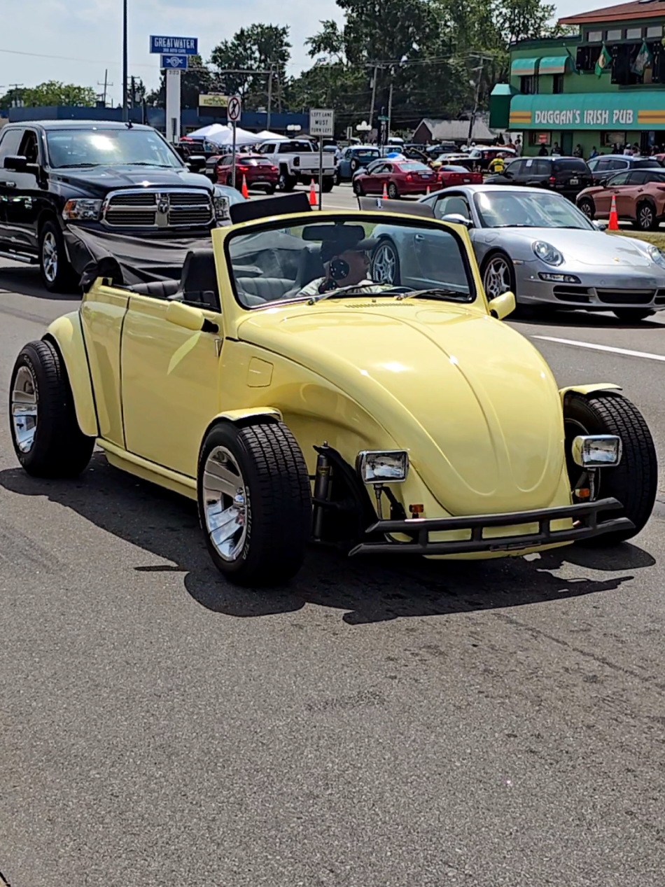 Volkswagen Beetle Custom Classic Car Drive By Engine Sound Woodward Dream Cruise 2025