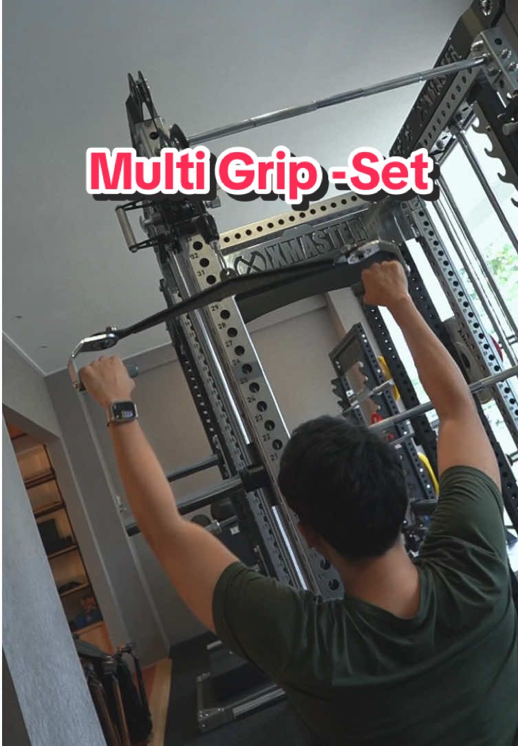 Maksimalkan latihan mu dengan multi grip-set xmaster . Tersedia dalam 3 bar yg gripnya adjustable..  #tbar #xmaster #fitnessindonesia #shoulerworkout #homegym 