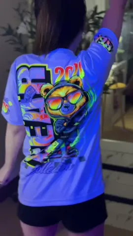 เสื้อลายใหม่ ❤️‍🔥 #เสื้อสะท้อนแสง #เสื้อเรืองแสง #เสื้อพิมพ์ลายเกรดพรีเมี่ยมใส่ได้ทั้งหญิงและชาย #เสื้อสะท้อนแสงใส่ได้ทั้งผู้หญิงผู้ชาย #เสื้อใส่ปีใหม่สวยๆ 
