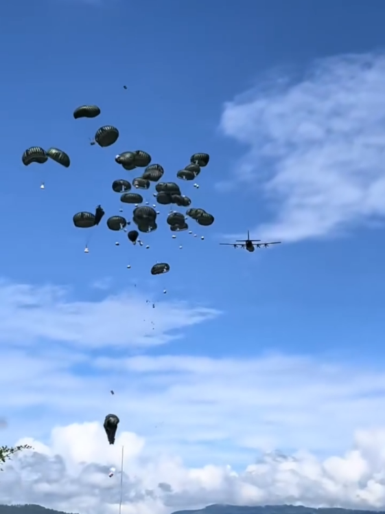 Vibes PUBGnya dapet banget lagi 😌, airdrop turun banyak bantuan obat2an guys Lekas bangkit Sumatra✨