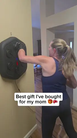 LINK IN BIO 🥊 Such a great Christmas gift for anyone in the house. Kids, adults, everyone loves it 🎶 #boxingmachine #homeworkouts #boxingfans #musicboxingmachine #boxingtraining 