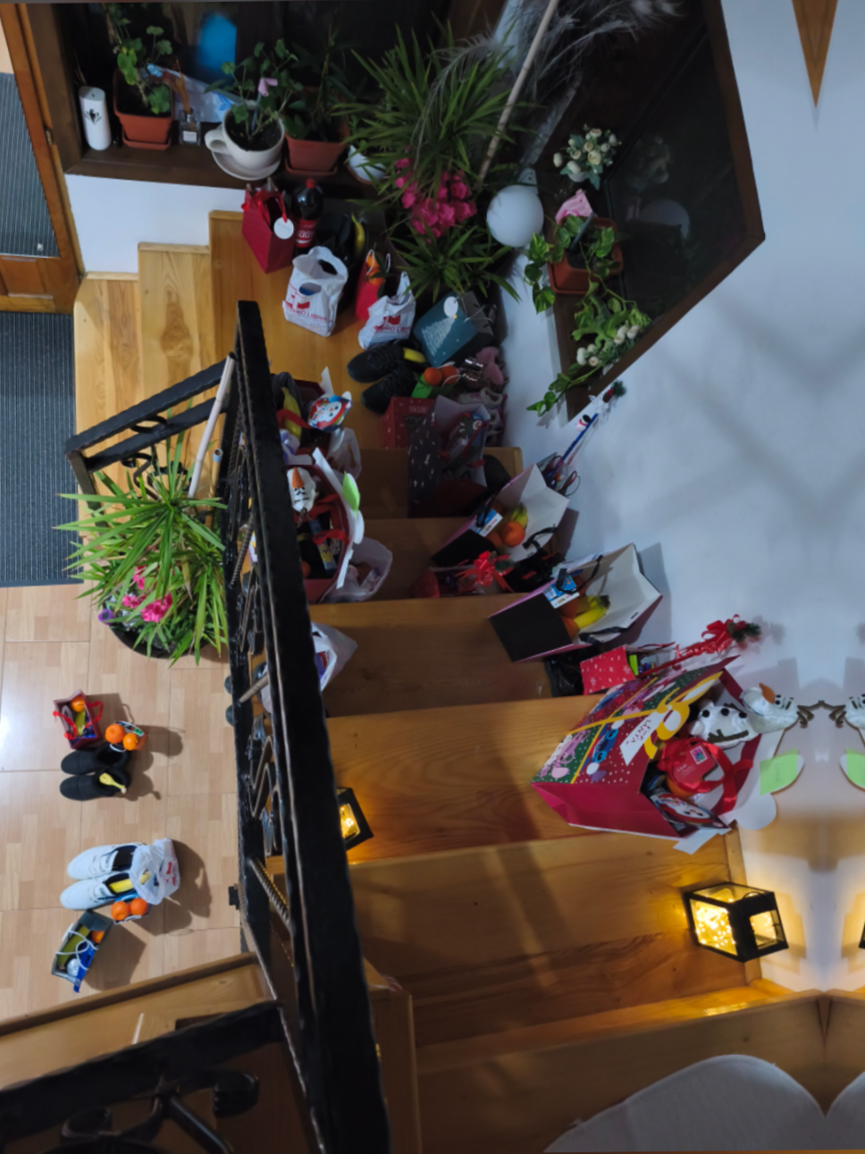 A venit Moș Nicolae! 🎅 Bucurie, zâmbete și ghetuțe pline! 👢✨ Copilăria are cel mai frumos farmec azi ❤️ #MosNicolae #MagiaCopilariei #fypdong  #videoviral 