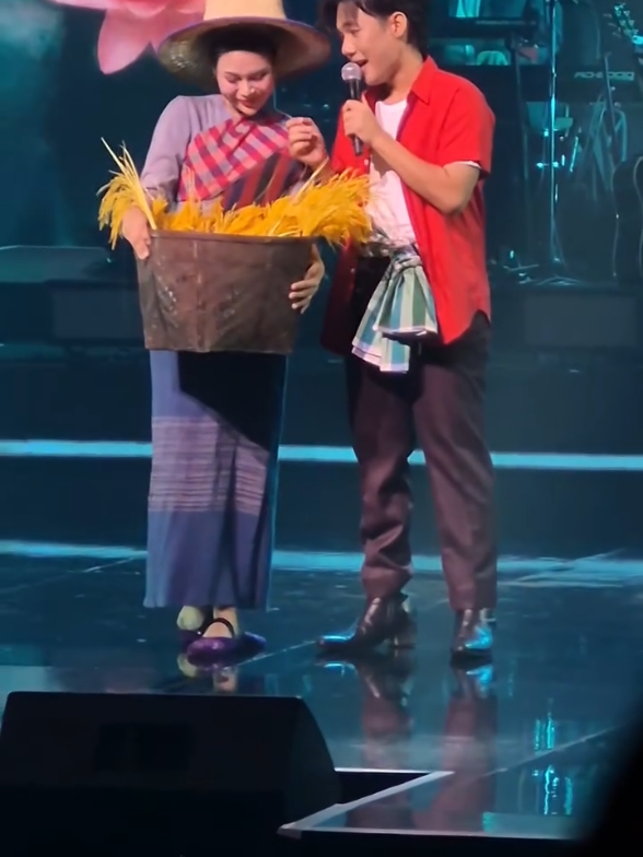 โถ พ่อกบน้อย..ช่างน่าเอ็นดูเสียจริงๆๆ ทั้งเสียงร้องและท่าทาง...สุดบรรยาย#กบน้อยลีโอ #ลีโออธิป #ลีโอเองนะครับ 