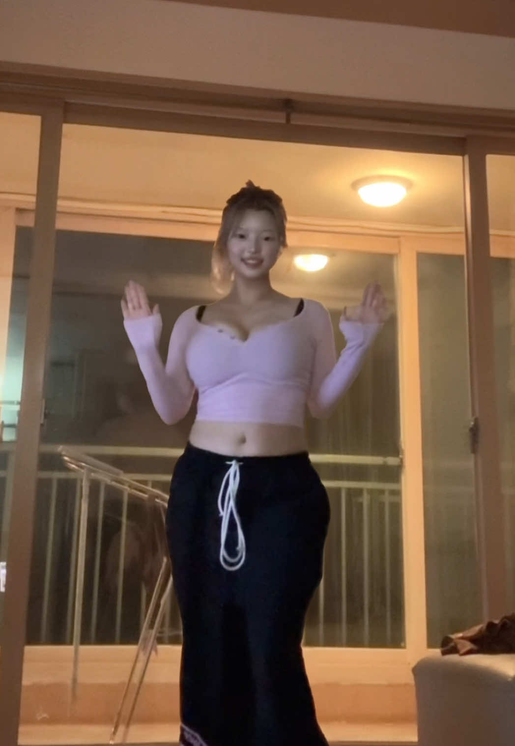 화질 복구 했더니 누끼 딴 것 같네