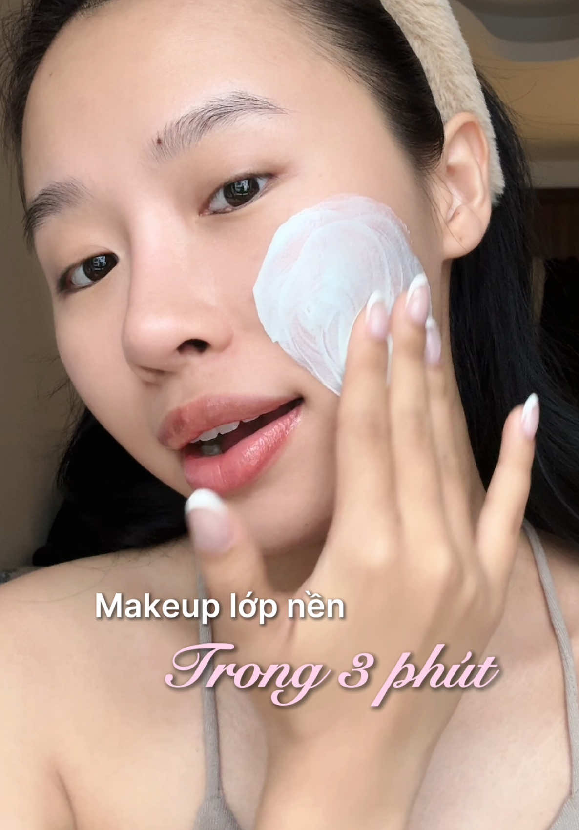 Recommend em chống nắng này của L’Oreal nhen, khả năng chống nắng xịn mà còn mỏng nhẹ không bít tắt lcl lun á  #kemchongnang #skincare #chongnangwatergel #hoptaccunglorealparis #3brothersmedia 