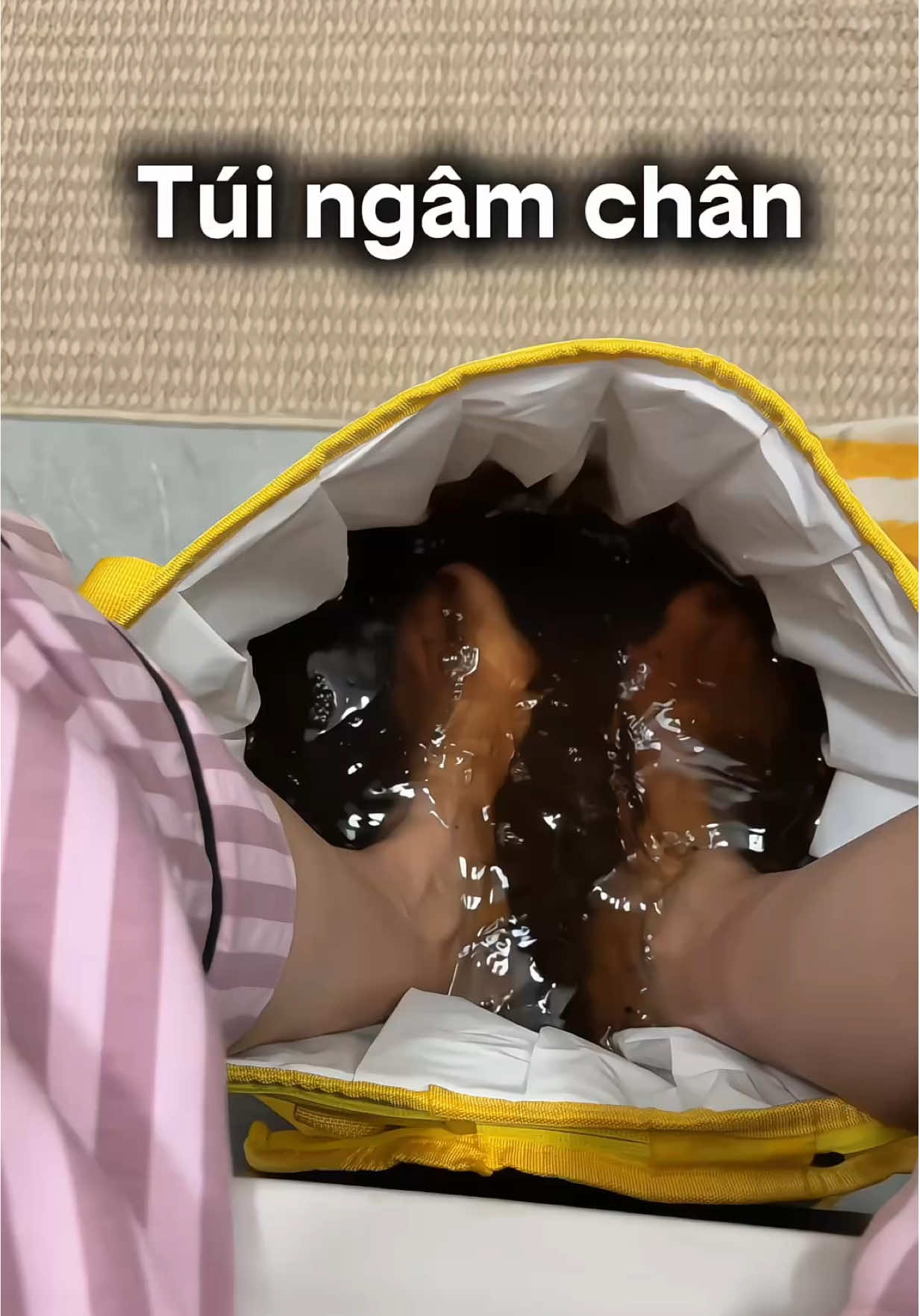 Dùng túi ngâm chân này đi các bác tiện lắm luôn#nhaxoaiiu #dodungtienich #giadungtienich #tuingamchan #chaámocsuckhoe 