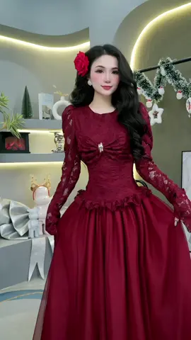 Có sẵn đầm dài #khosihaichuyen #hottrend #đầmthiếtkế #xuhuong #tết 