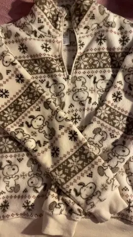 I got this from Ross!! So soft! #snoopy #ross #trending #xyzbca #christmas 