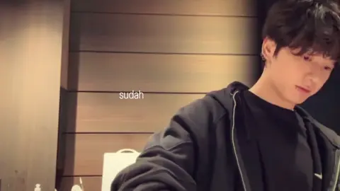 2019-2025 itu gak sebentar kan? wajar aja klo aku masih tidak rela dengan rumor itu #jungkook #bts #4u #fypage 