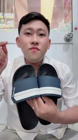 Dép quai ngang bền bỉ dễ dàng phối đồ không ngại nắng mưa, thiết kế đơn giản dễ mang dễ sử dụng tiện lợi, anh em tham khảo giúp quay ngang thì tham khảo mẫu này nha #depquaingang #depnam #depcaosu #depdep 