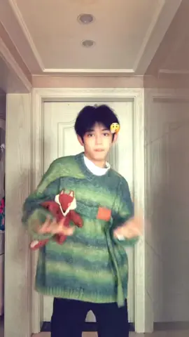 Stealing a moment from my busy day to drop a little dance #dance #dancer #tiktokdance #shortdance #dancecover 