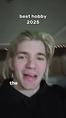 Nobody else is playing earthquake #livingalone #meme #skit #comedy #absurd 