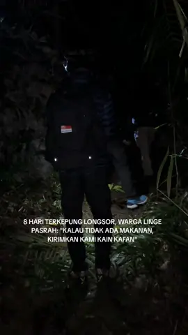 Sudah delapan hari berlalu sejak longsor dan banjir bandang meluluhlantakkan Kampung Pantan Nangka, Kecamatan Linge, Aceh Tengah. Namun hingga kini, tak setetes pun bantuan logistik menyentuh tangan warga. Di tengah puing-puing dan lumpur yang menutup seluruh akses, persediaan makanan menurun drastis, menyisakan kecemasan yang makin menjerat setiap hari. Terputus dari dunia luar, warga berjuang dengan segala cara yang mereka miliki. Mereka membangun landasan pacu darurat dengan peralatan seadanya, memeras tenaga untuk menembus isolasi. Bahkan, bahan bakar dari kendaraan pribadi disumbangkan bersama-sama demi menghidupkan genset, sekadar memastikan kehidupan malam tidak tenggelam dalam gelap total. Namun, ironi pahit menghantam mereka berulang kali. Di saat tangan-tangan mereka menengadah menunggu pertolongan, helikopter-helikopter yang diduga membawa bantuan justru terbang melintasi langit, tampak begitu dekat namun terasa mustahil digapai. Tak satu pun memilih mendarat di landasan yang telah mereka bangun dengan sisa harapan. Aramiko, salah satu warga, menggambarkan nasib memilukan yang menimpa kelompok paling rentan. Orang tua terpaksa berjalan puluhan kilometer menuju Aceh Tengah hanya untuk mencari sekotak susu. Sementara perempuan-perempuan hamil menunggu nasib mereka, tak tahu apakah pertolongan akan datang tepat waktu. Dengan akses utama terputus total dan satu-satunya jalan alternatif hanyalah jalur darurat sempit yang hanya bisa dilalui sepeda motor, kampung itu seperti terkunci dalam ruang tanpa hidup. Hari demi hari berlalu, dan keputusasaan kian menjalar seperti kabut dingin di tanah Linge. Hingga akhirnya, dari mulut Aramiko terucap kalimat yang mengguncang dan memilukan—sebuah ungkapan dari hati yang hampir menyerah sepenuhnya. “Sepertinya sekarang kami tidak butuh bantuan makanan lagi… kirim kami kain kafan saja.” Cepat pulih Aceh! #prayforaceh #prayforsumatera #gayo #acehtimur #acehtamiang 