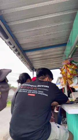 Relate yaa sampe masih banyak yang co kaos ini🥹