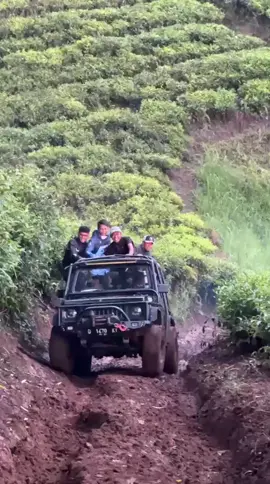 offroad jimny 4x2 team driver tou will