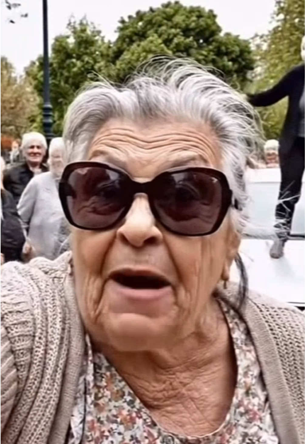 Vamos a hacerle caso a la señora… a disfrutar el fin de semana y el puente 🤣🤣🤣🤣 #humor #Meme #memes #memesdaily #risas 