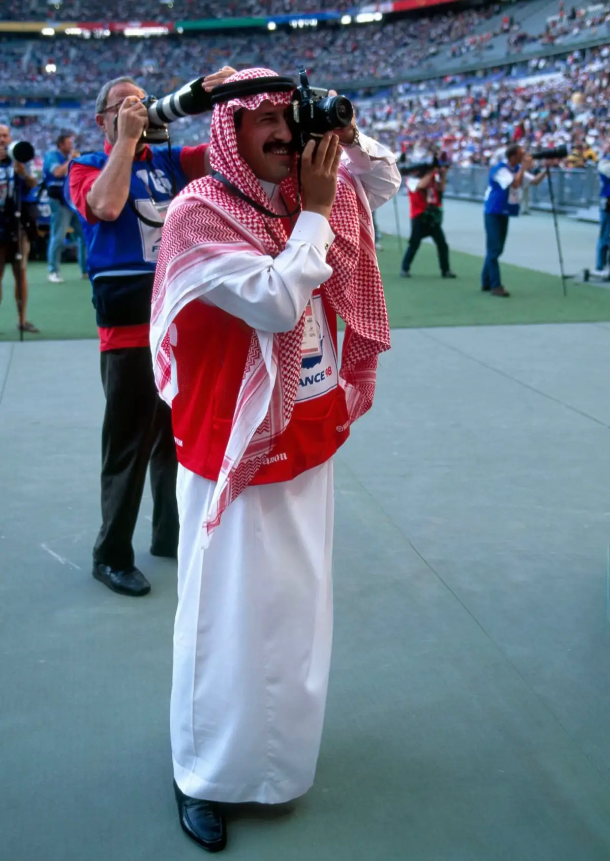 صورة التقطت للمشجع ابراهيم الفريان في كاس العالم 1998