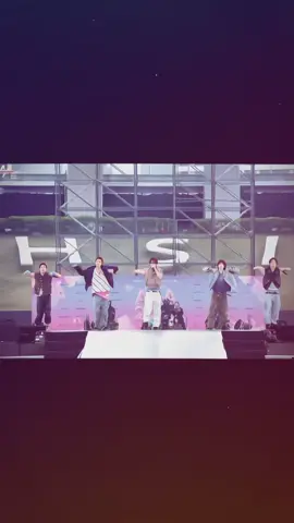 Bay quả flycam nét căngg vậy ban tổ chứccc ớiii cú twist đẹp mắt ácc🔥🔥🔥🕺🕺🕺#cortis #coer 