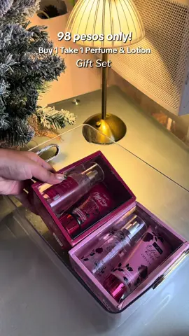 May perfume kana may lotion kapa Perfect pang Christmas gift naka buy 1 take 1 pa! #giftset #sweetmoonperfume #sweetmoonperfumelotionsetgiftforwoman #christmasgiftidea 