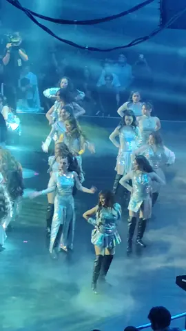 Sabi nga nila, intro palang sulit na. Totoo yon!!! Solid sila walang kupas!!! #sexbombconcert2025 #sexbomb 