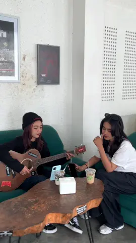 Versi akustik Sayang 2 , next lagu apa lagi yaaa??  #nokyeka #hipdut #akustikcover #sayang2 #fypシ゚ 