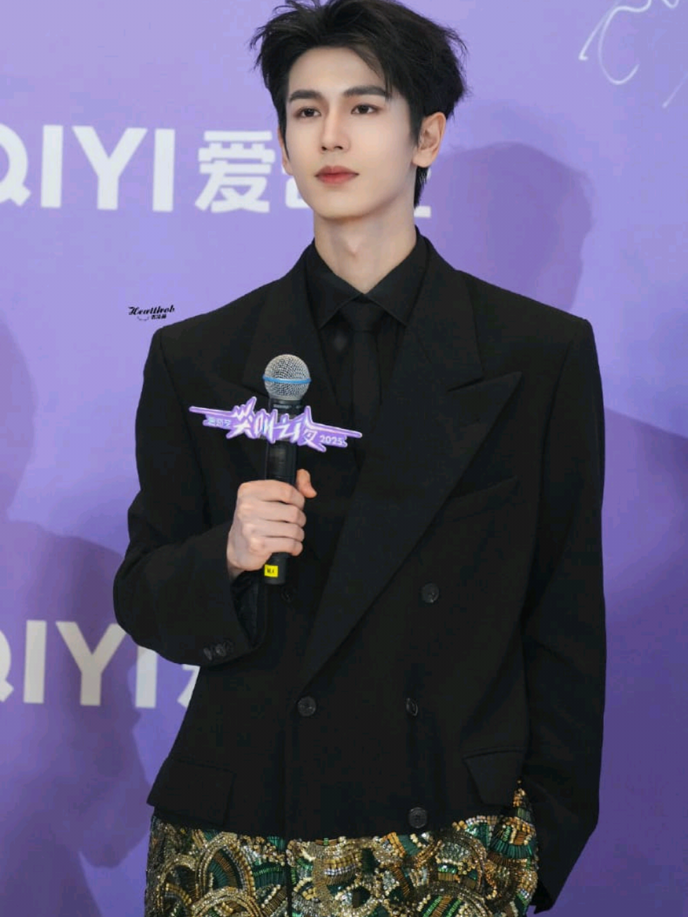 6/12 nah kan bikin gong simpel elegan gak gandeng siapa