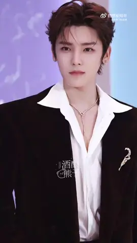 NEO HOU MINGHAO #houminghao #iqiyiscreamnight2025 #actorchinese #iqiyiscreamnight2025carnival #houminghao侯明昊 
