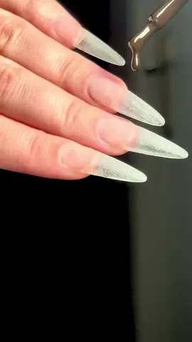 ⚡️🖤      #prothesisteongulaire #manucurerusse #capsuleamericiaine #trend #nailsartvideos 