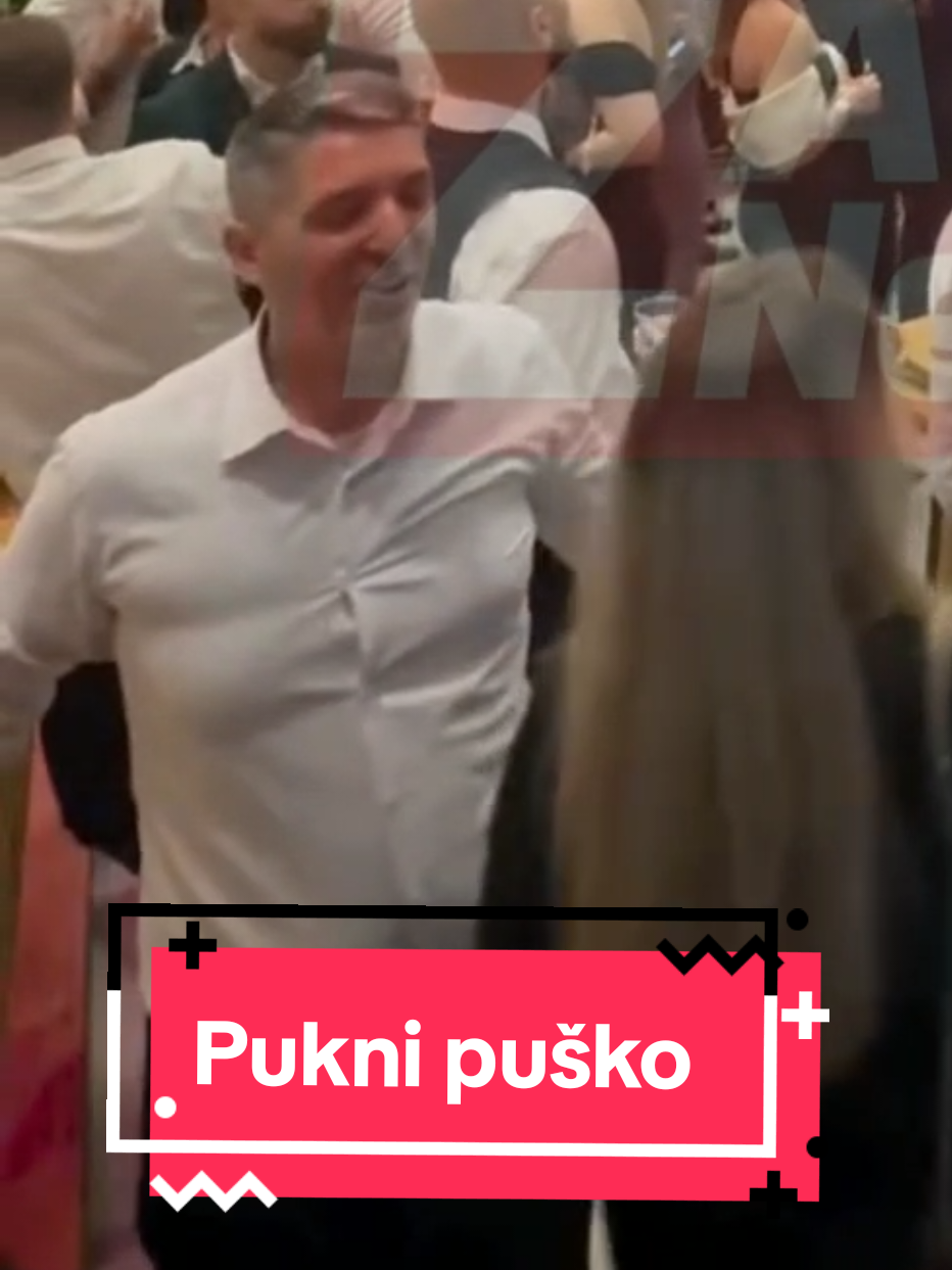 SDP-ovac Erol Gaši pjeva Thompsonovu staru pjesmu 